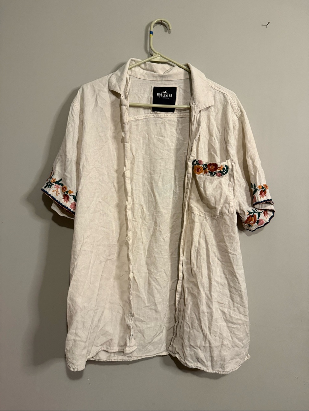 Hollister Womens Cream Embroidered Short Sleeve Button Shirt